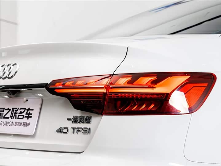 Фото 9 - Audi A4L