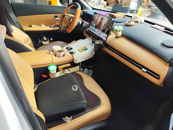 Фото 8 - Geely Galaxy Starship 7