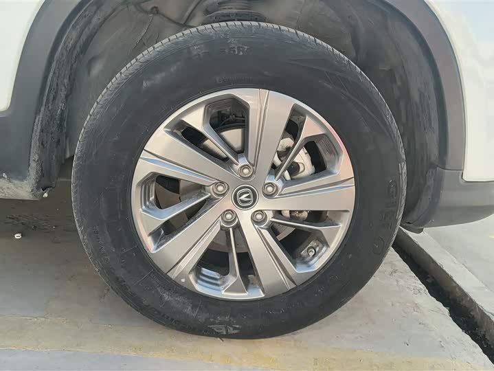 Фото 6 - Changan CS75