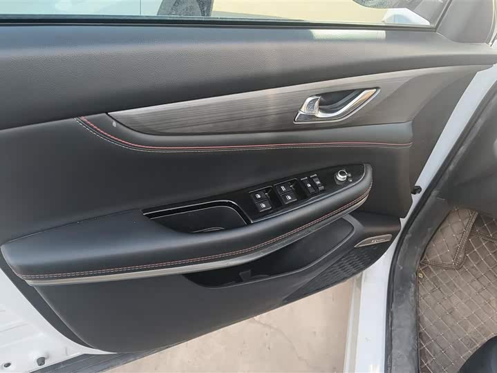 Фото 7 - Changan CS75