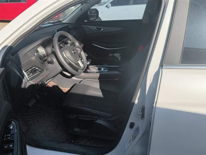 Фото 9 - Changan CS75