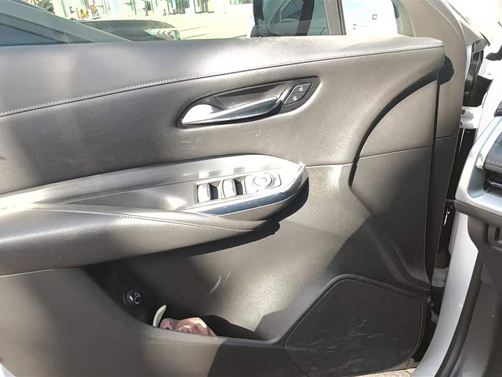 Фото 7 - Cadillac XT4