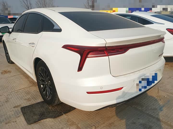 Фото 9 - Bestune B70