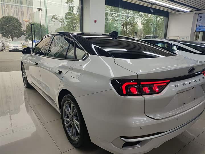 Фото 5 - Ford Mondeo