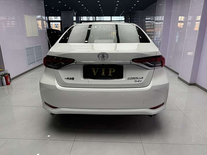 Фото 3 - Toyota Corolla