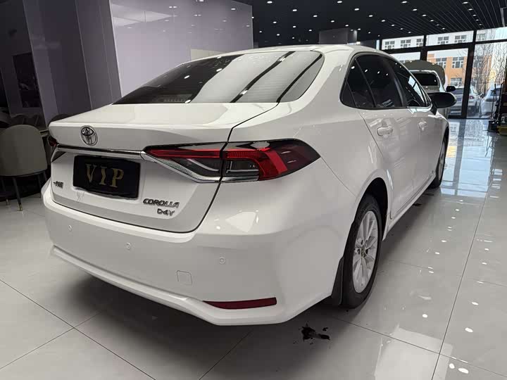 Фото 4 - Toyota Corolla