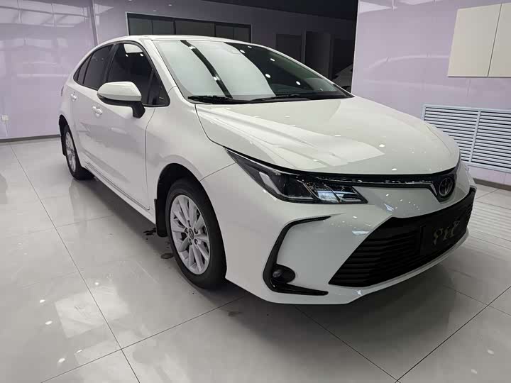 Фото 5 - Toyota Corolla