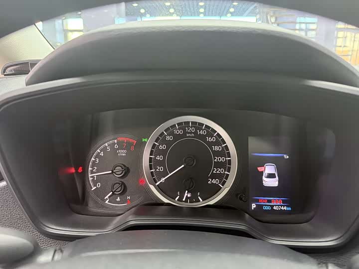 Фото 8 - Toyota Corolla