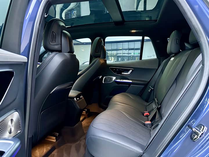 Фото 9 - Mercedes-Benz EQE SUV