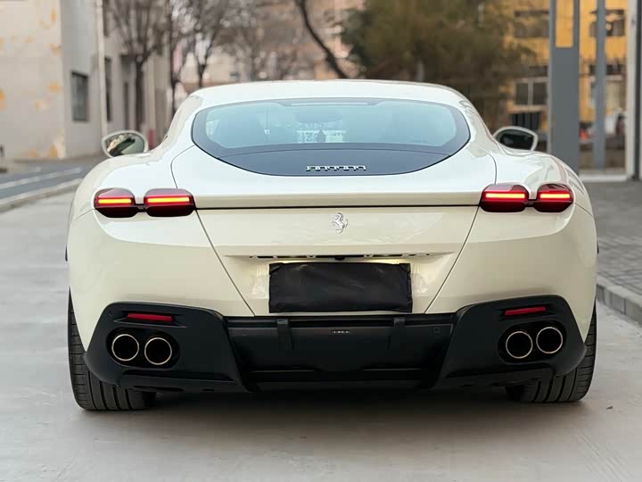 Фото 5 - Ferrari Roma