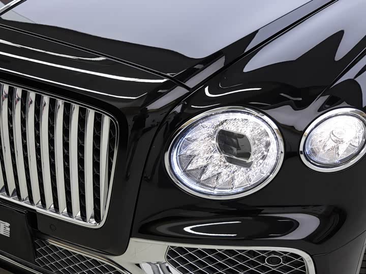 Фото 8 - Bentley Flying Spur