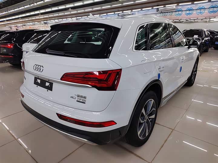 Фото 7 - Audi Q5L