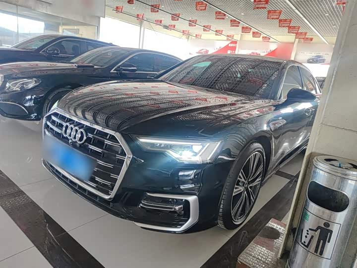 Фото 2 - Audi A6L