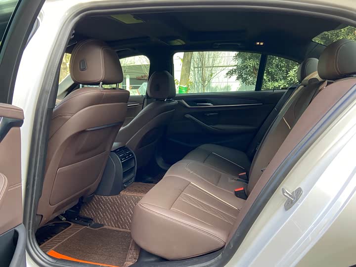 Фото 5 - BMW 5 Series