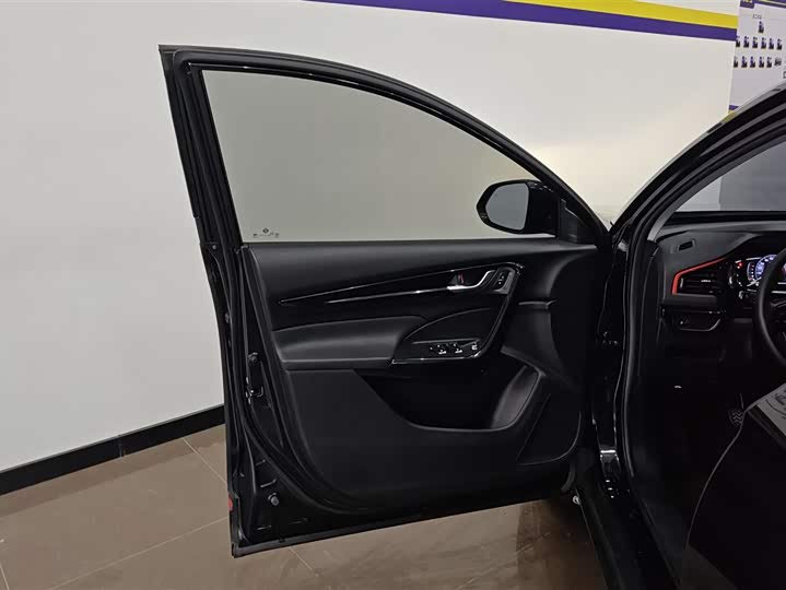 Фото 7 - Dongfeng Aeolus AX7