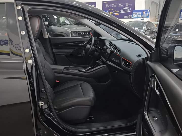 Фото 8 - Dongfeng Aeolus AX7