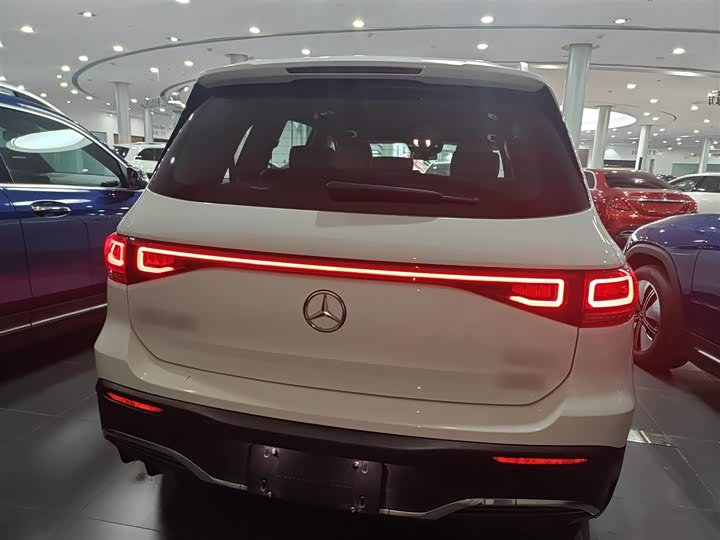 Фото 6 - Mercedes-Benz EQB