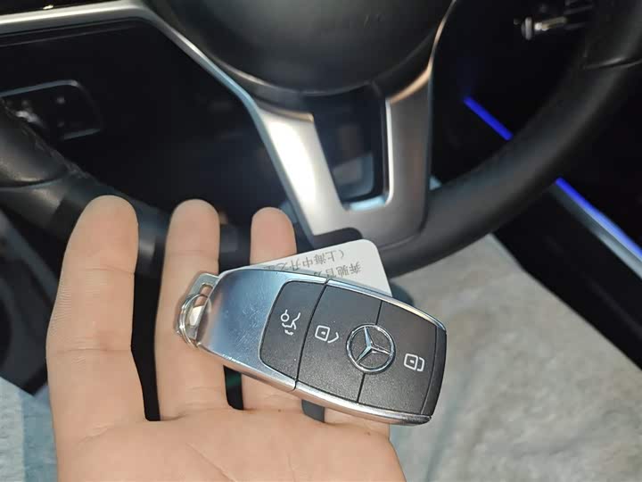 Фото 9 - Mercedes-Benz EQB