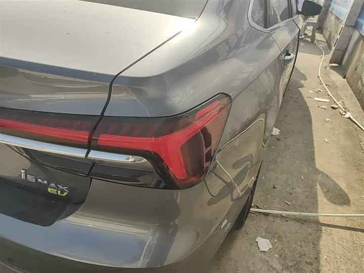 Фото 8 - Roewe i6 Max EV