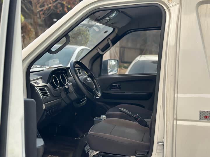 Фото 6 - Foton EV6