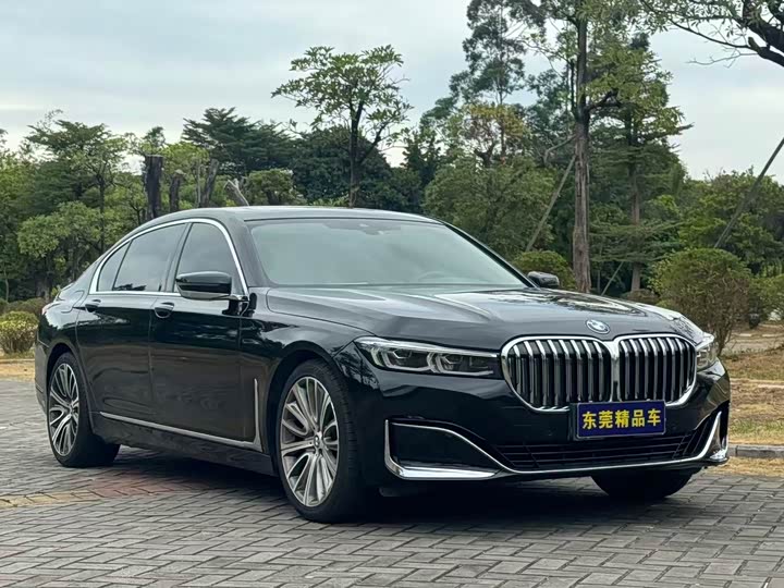 Фото 3 - BMW 7 Series