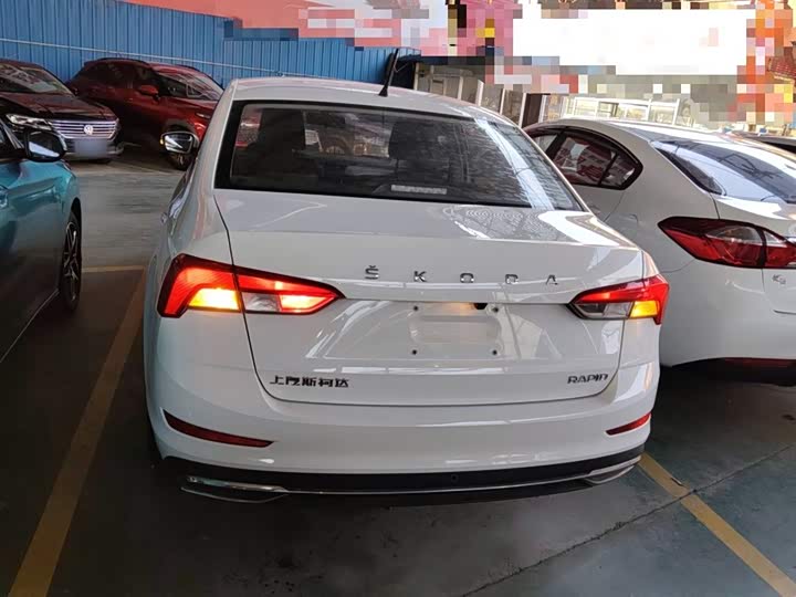 Фото 6 - Skoda Rapid