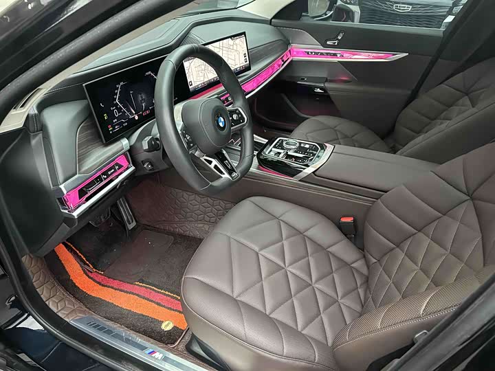 Фото 7 - BMW 7 Series