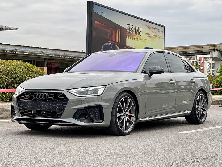 Фото 1 - Audi S4