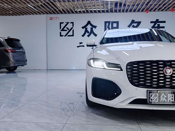 Фото 4 - Jaguar XF L