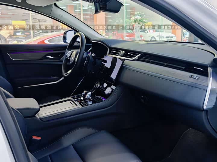 Фото 8 - Jaguar XF L