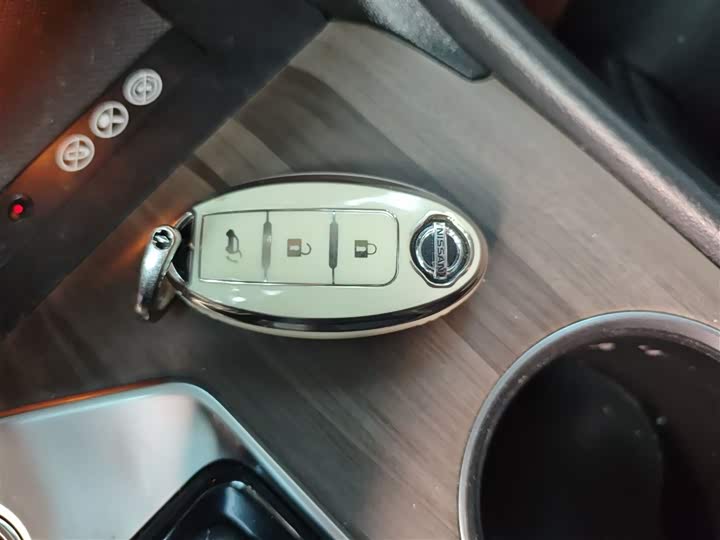 Фото 9 - Nissan Teana