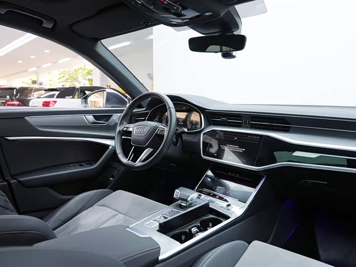 Фото 8 - Audi A6L