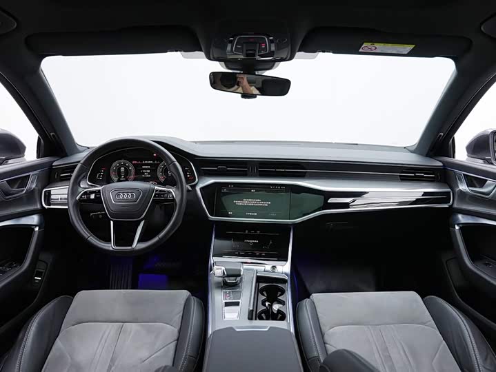 Фото 9 - Audi A6L