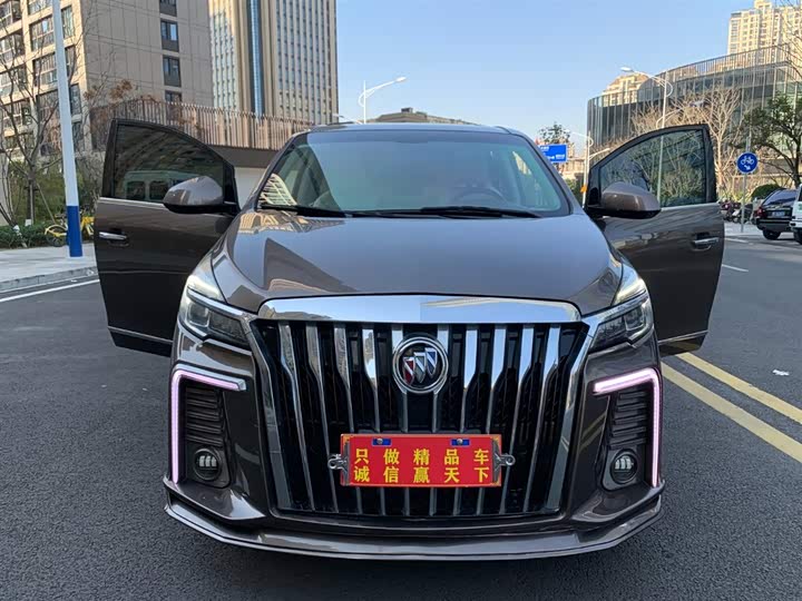 Фото 2 - Buick GL8 ES