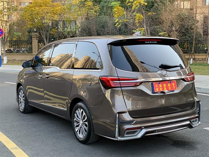 Фото 6 - Buick GL8 ES