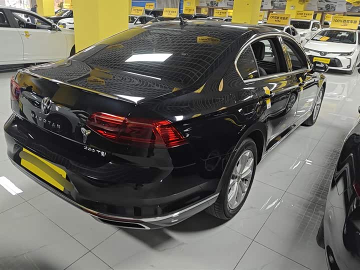 Фото 3 - Volkswagen Magotan