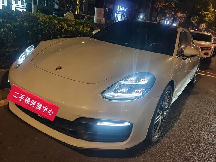 Фото 1 - Porsche Panamera