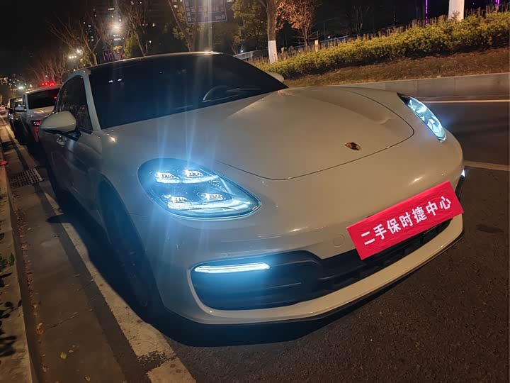 Фото 2 - Porsche Panamera