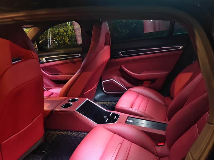 Фото 7 - Porsche Panamera