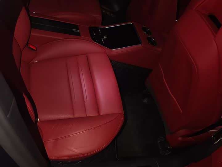 Фото 8 - Porsche Panamera