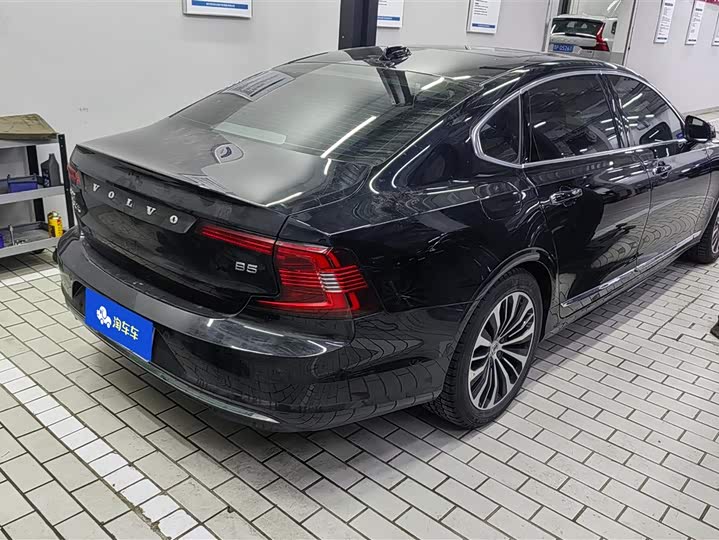Фото 3 - Volvo S90