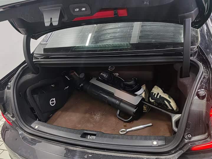 Фото 4 - Volvo S90