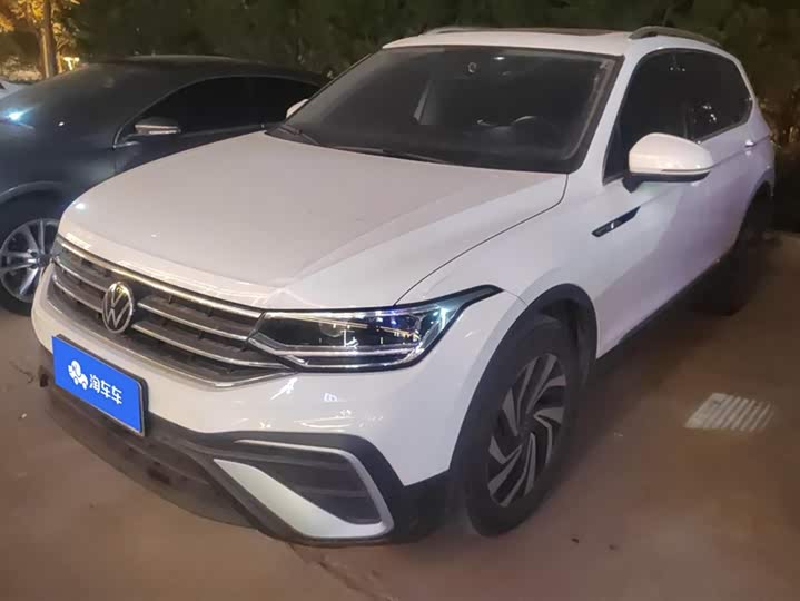 Фото 1 - Volkswagen Tiguan L Pro