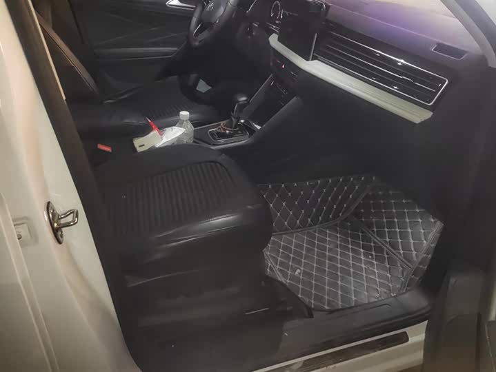 Фото 8 - Volkswagen Tiguan L Pro