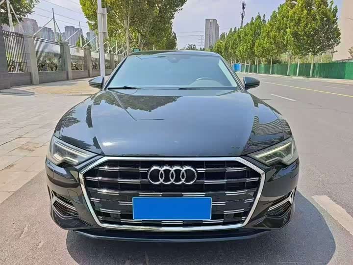 Фото 2 - Audi A6L