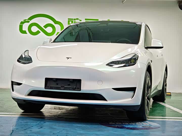 Фото 4 - Tesla Model Y