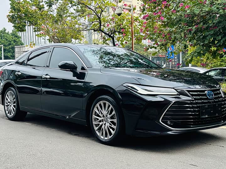 Фото 3 - Toyota Avalon