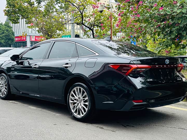 Фото 5 - Toyota Avalon