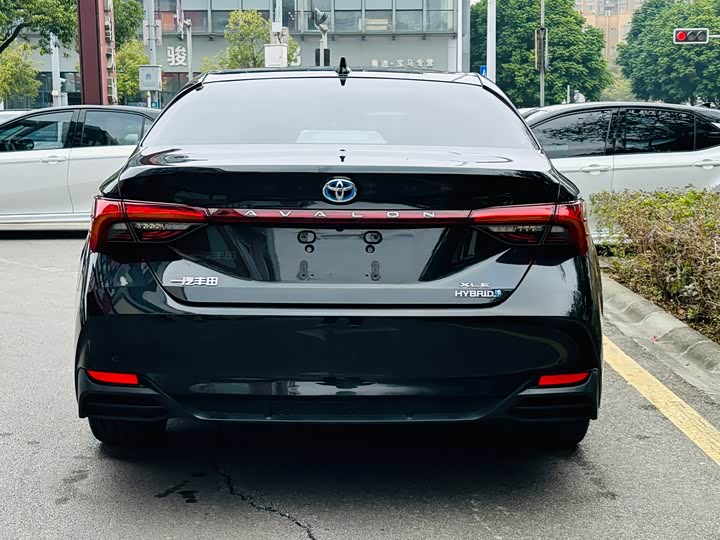 Фото 6 - Toyota Avalon