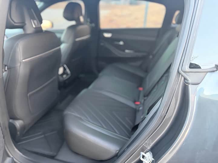 Фото 8 - Changan Deepal SL03